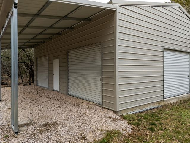 2140 Carpenter LOOP, Burnet, TX 78611