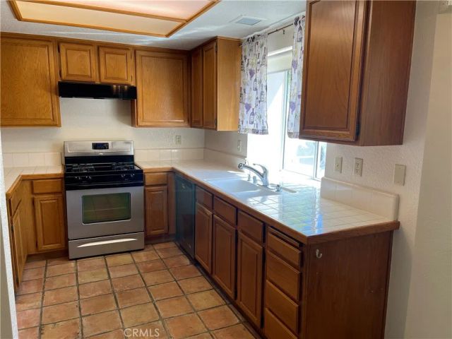 680 Goldenrod Street, Hemet, CA 92545