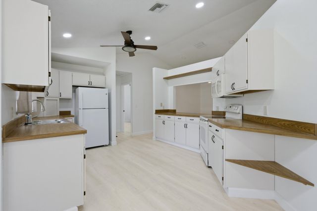7380 155TH Place N, Palm Beach Gardens, FL 33418