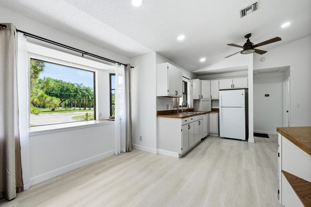 7380 155TH Place N, Palm Beach Gardens, FL 33418