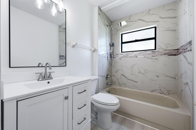 7380 155TH Place N, Palm Beach Gardens, FL 33418