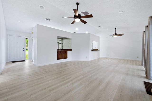 7380 155TH Place N, Palm Beach Gardens, FL 33418