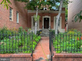 16 W READ STREET, Baltimore, MD 21201