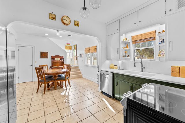 727 Highland Ave, Salina, KS 67401