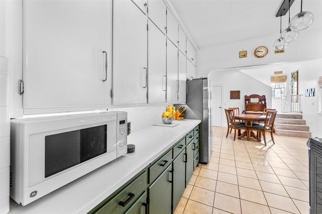 727 Highland Ave, Salina, KS 67401