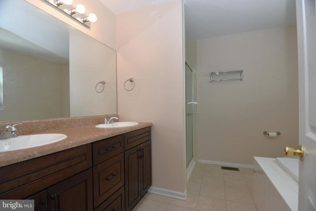 100 INDIAN CREEK WAY, Chalfont, PA 18914