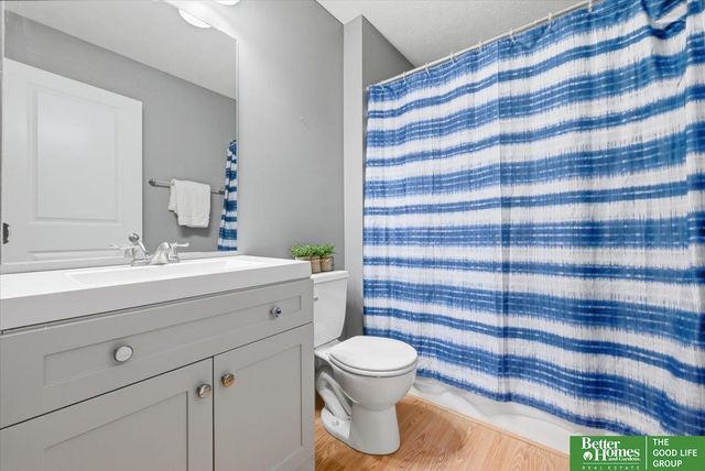 6036 N 167 Court, Omaha, NE 68116