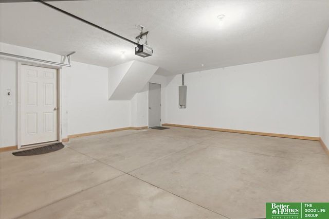 6036 N 167 Court, Omaha, NE 68116