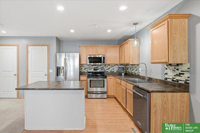 6036 N 167 Court, Omaha, NE 68116