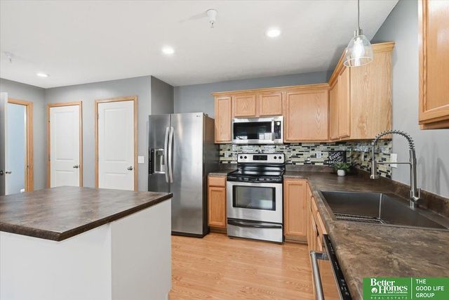 6036 N 167 Court, Omaha, NE 68116