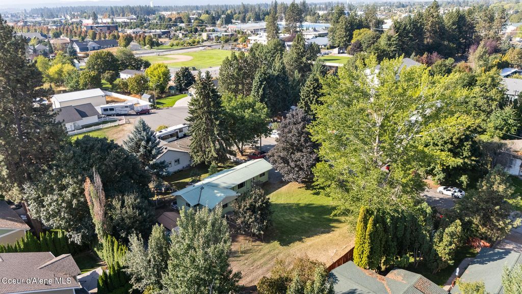 9032 N Cuff Rd, Hayden, ID 83835