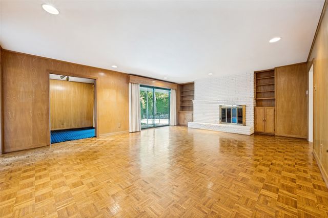 925 Knott Place, Dallas, TX 75208