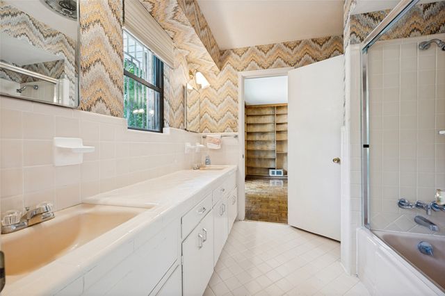 925 Knott Place, Dallas, TX 75208