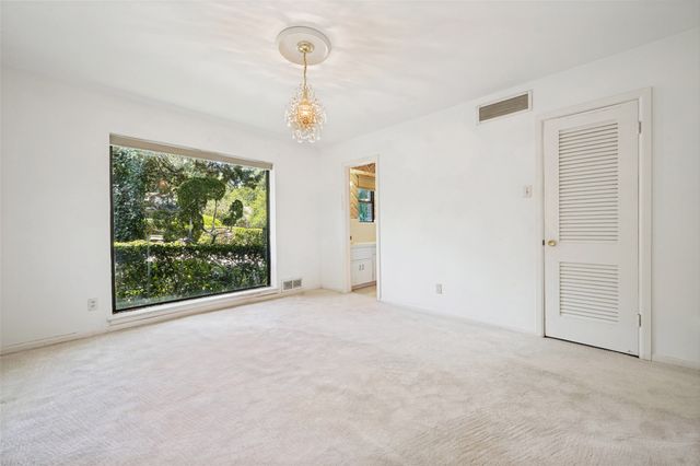 925 Knott Place, Dallas, TX 75208