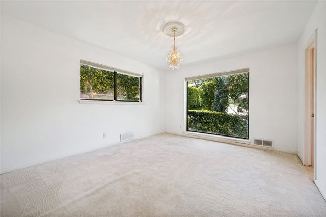 925 Knott Place, Dallas, TX 75208