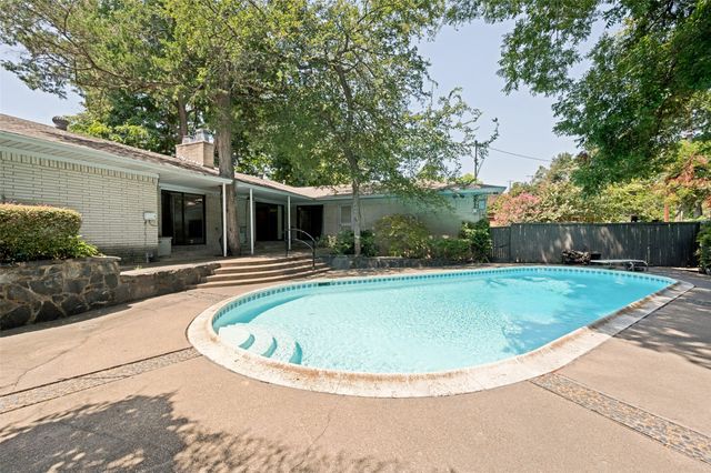 925 Knott Place, Dallas, TX 75208