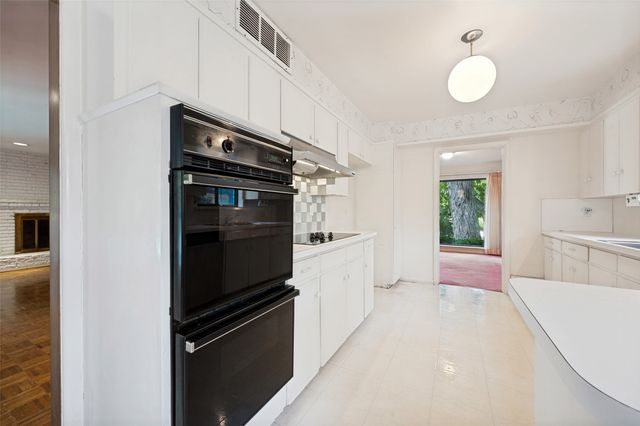 925 Knott Place, Dallas, TX 75208