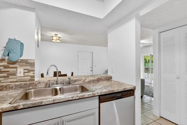 1548 SE Royal Green Circle 206, Port St. Lucie, FL 34952