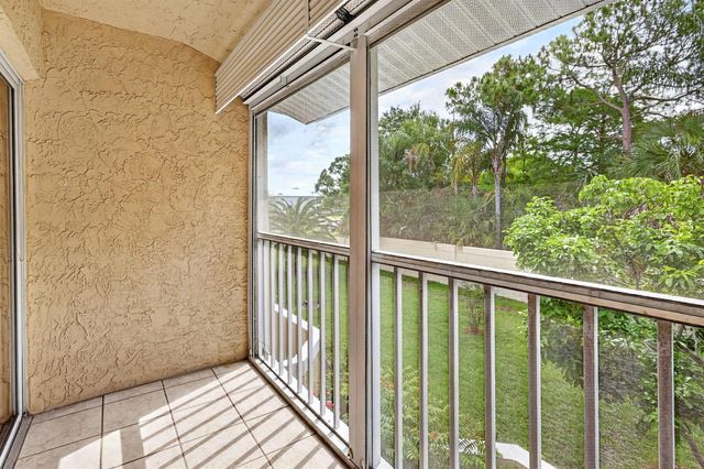 1548 SE Royal Green Circle 206, Port St. Lucie, FL 34952