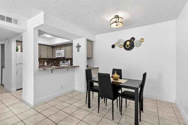 1548 SE Royal Green Circle 206, Port St. Lucie, FL 34952