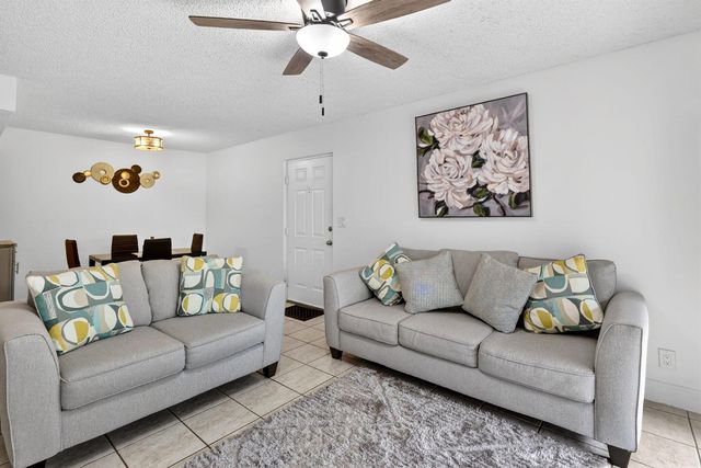 1548 SE Royal Green Circle 206, Port St. Lucie, FL 34952