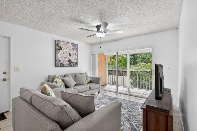 1548 SE Royal Green Circle 206, Port St. Lucie, FL 34952