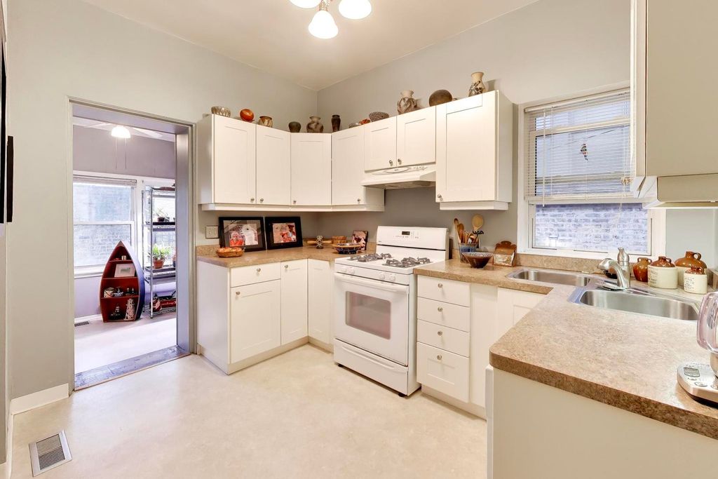 6252 N Lakewood Avenue, Chicago, IL 60660 — photo 5