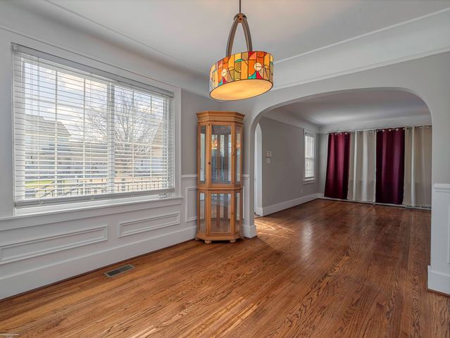 22631 Ridgeway Street, Saint Clair Shores, MI 48080