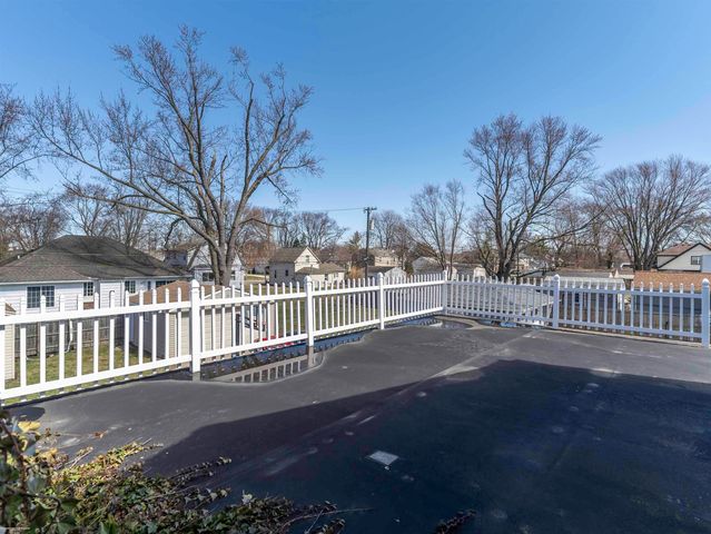 22631 Ridgeway Street, Saint Clair Shores, MI 48080