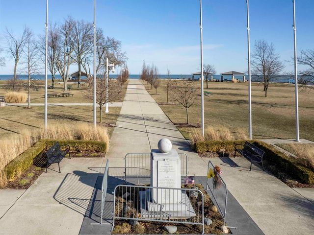 22631 Ridgeway Street, Saint Clair Shores, MI 48080