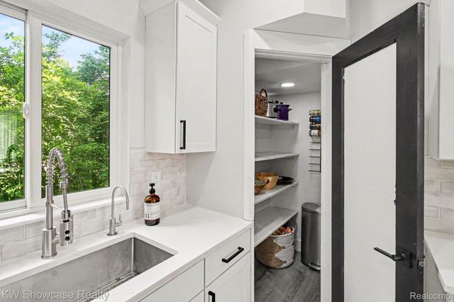 615 Hickory Street, Milford Village, MI 48381