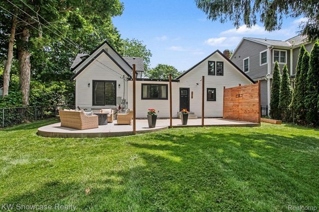 615 Hickory Street, Milford Village, MI 48381