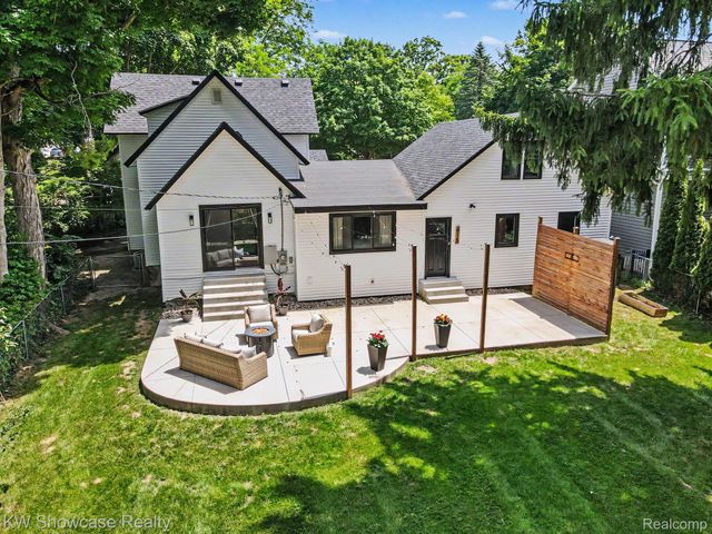 615 Hickory Street, Milford Village, MI 48381