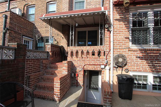 64-80 82nd Place, Middle Village, NY 11379