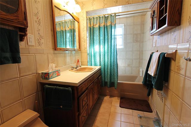 64-80 82nd Place, Middle Village, NY 11379