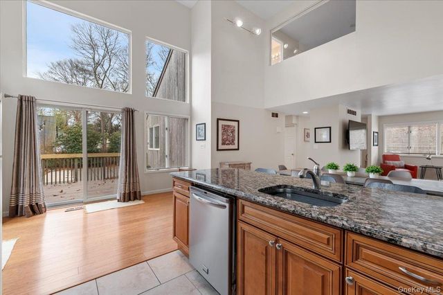 98 Squiretown Road, Hampton Bays, NY 11946