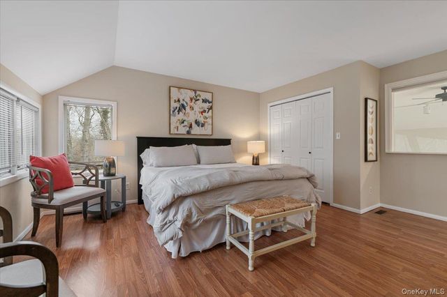 98 Squiretown Road, Hampton Bays, NY 11946