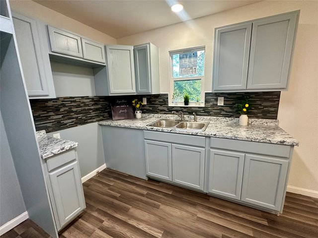 2413 FM 2574, Palestine, TX 75803