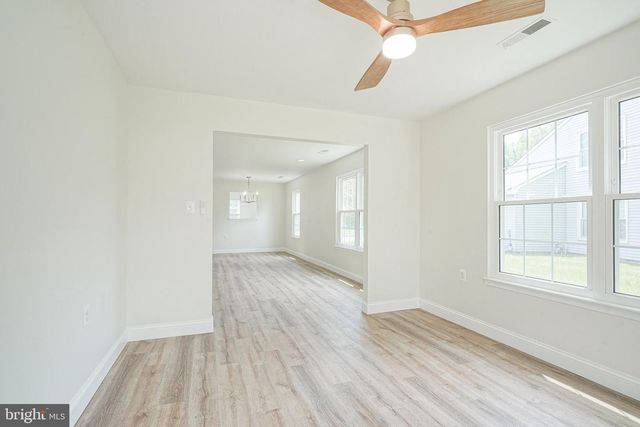 27 LAKEBRIDGE DR, Deptford, NJ 08096