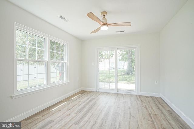 27 LAKEBRIDGE DR, Deptford, NJ 08096