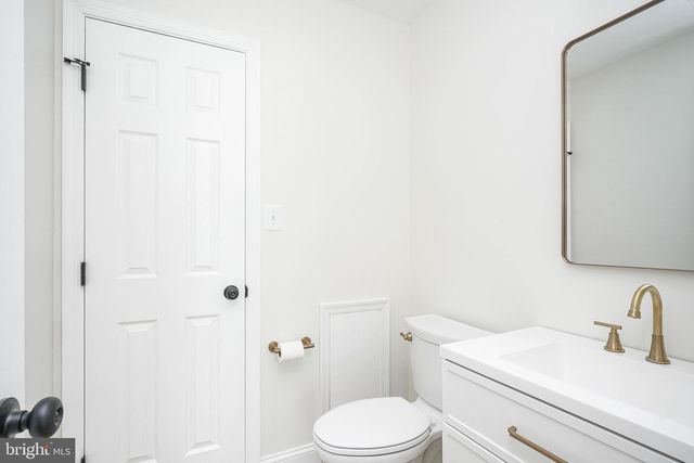 27 LAKEBRIDGE DR, Deptford, NJ 08096