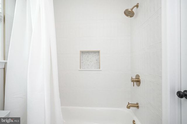 27 LAKEBRIDGE DR, Deptford, NJ 08096