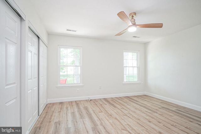 27 LAKEBRIDGE DR, Deptford, NJ 08096