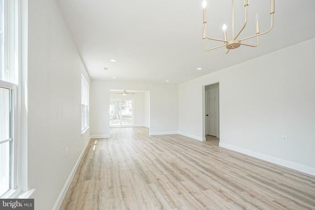 27 LAKEBRIDGE DR, Deptford, NJ 08096