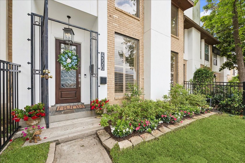 4520 Dickson Street, Houston, TX 77007