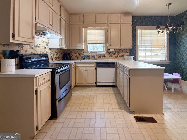 509 Youngs Mill Road, Lagrange, GA 30241