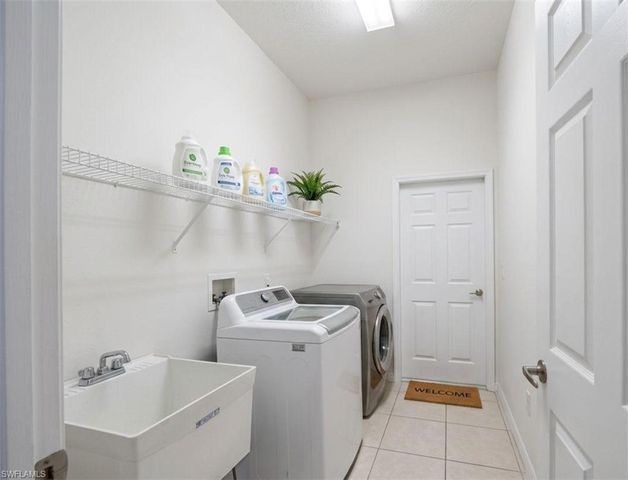 3935 10th AVE NE, Naples, FL 34120