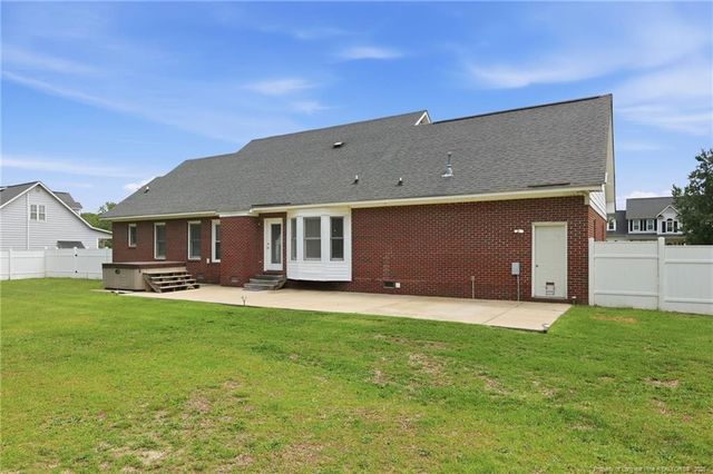 5829 Finish Line Drive, Hope Mills, NC 28348