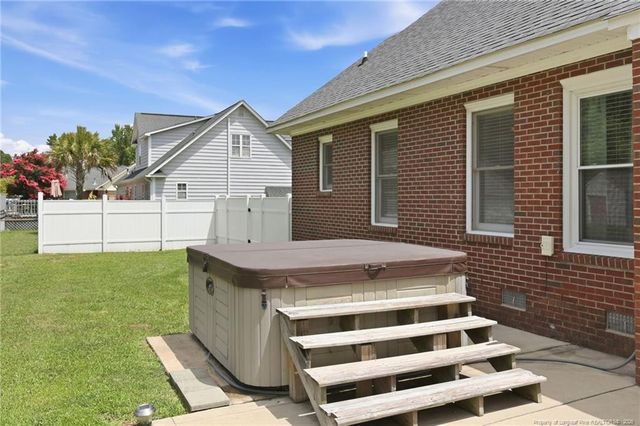 5829 Finish Line Drive, Hope Mills, NC 28348