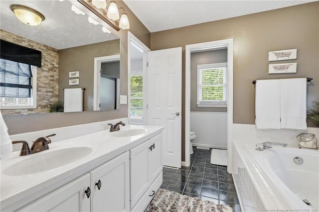 5829 Finish Line Drive, Hope Mills, NC 28348